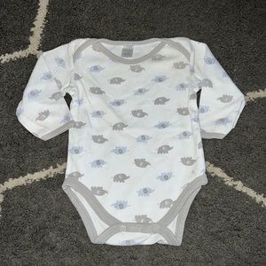 BabyGear White Elephant Print Long Sleeve Bodysuit Size 6-9 Months